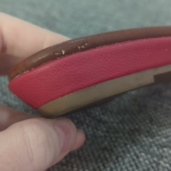 G by Guess Jeena Sandals Slides Slip-On Red Gold Logo Strap Women's Size 7.5 - Picture 4 of 6